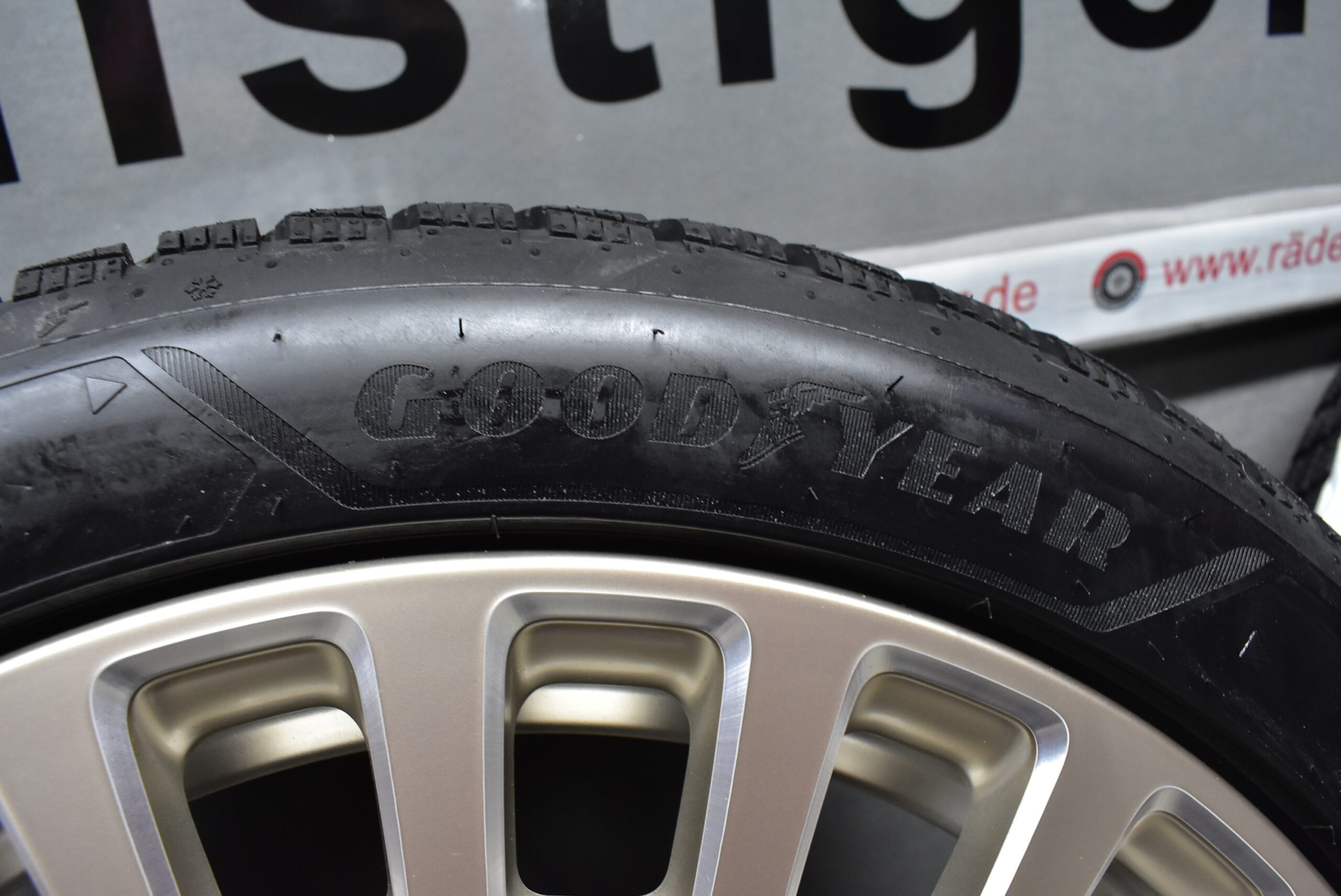 Mini Aceman J05 Alufelgen mit Winterreifen 225 45 R18 95V NEU Lager Nr. 1039 – Bild 9