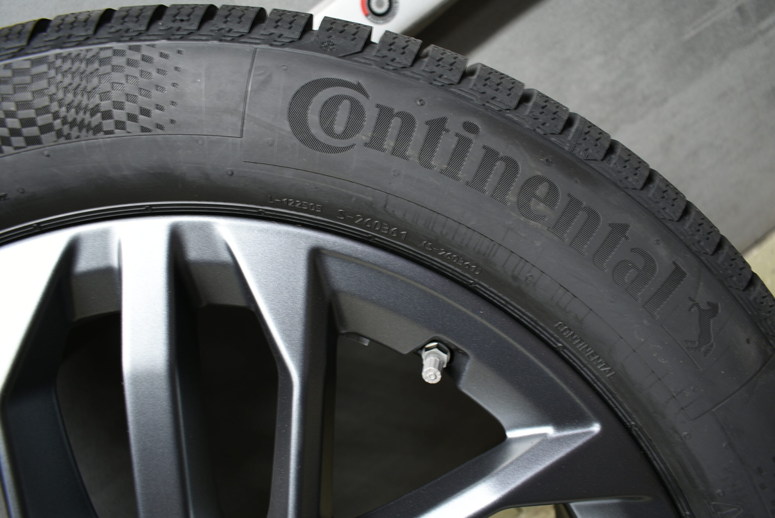 BMW X1 U11 iX1 U11 X2 U10 iX2 U10 U25 Alufelgen mit Winterreifen 205 60 R18 99H Lager Nr. 1107 – Bild 9