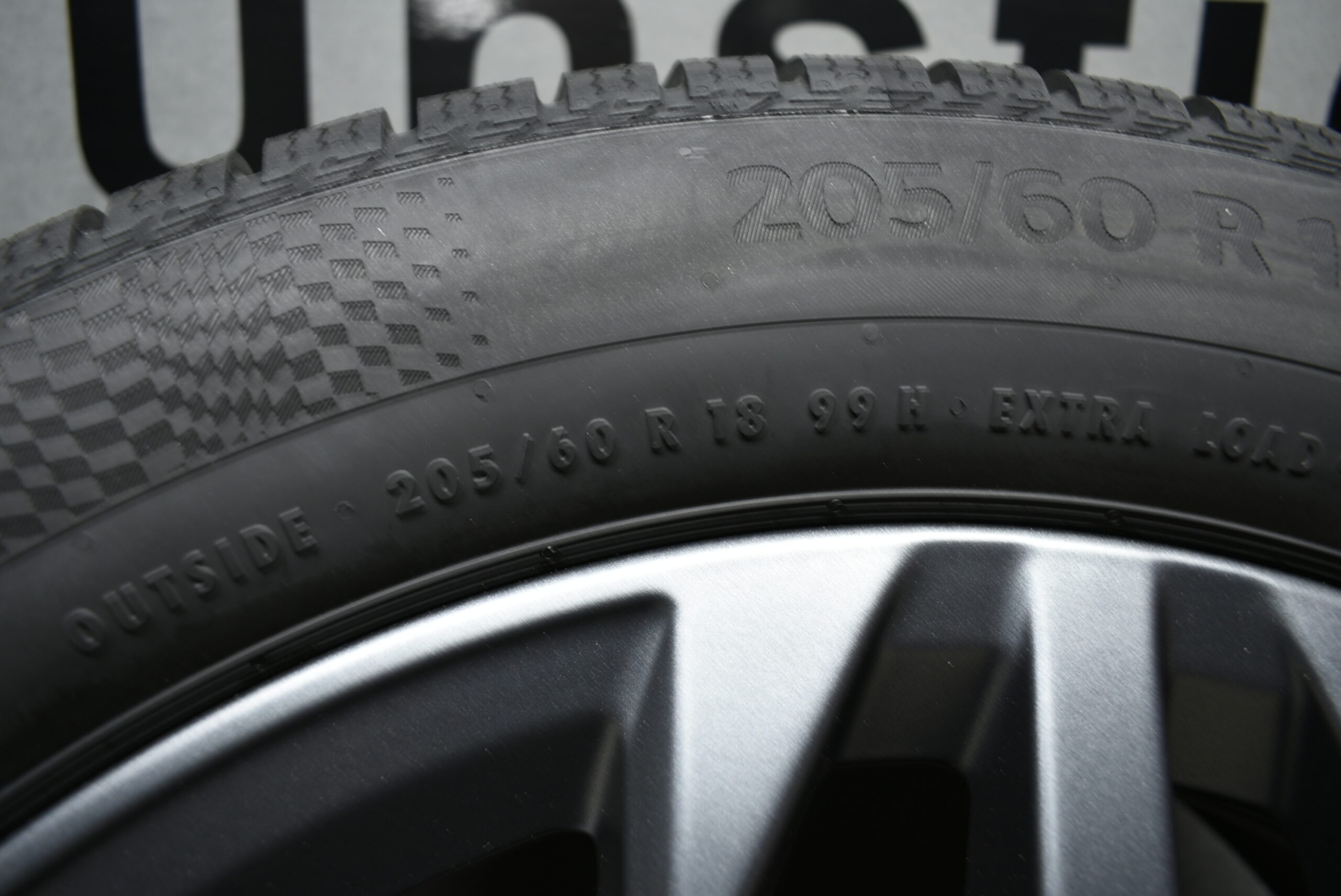 BMW X1 U11 iX1 U11 X2 U10 iX2 U10 U25 Alufelgen mit Winterreifen 205 60 R18 99H Lager Nr. 1107 – Bild 11