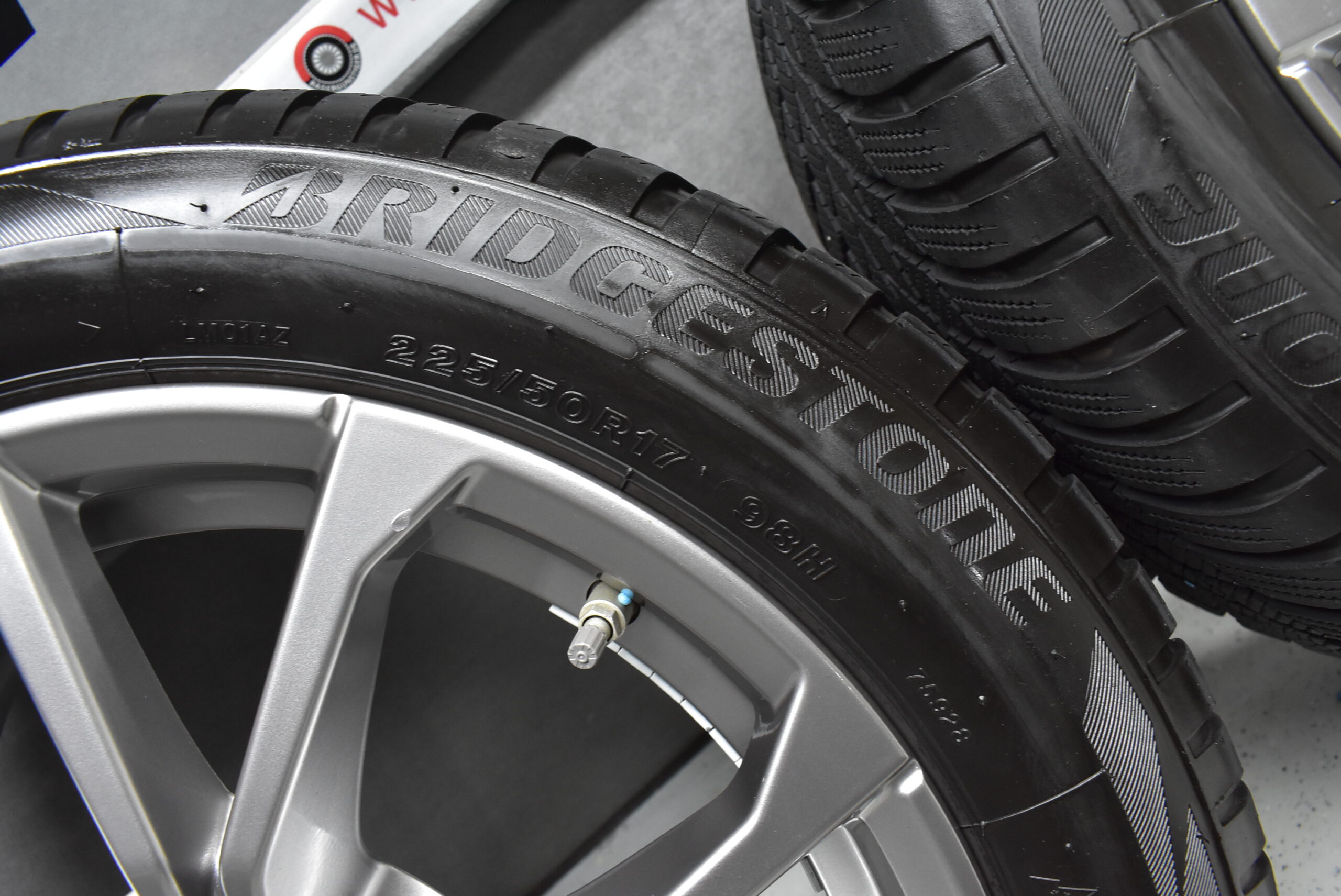 BMW 3er G20 G21 4er G22 G23 Alufelgen Winterreifen 225 50 R17 98H Lager Nr. 1120 – Bild 8