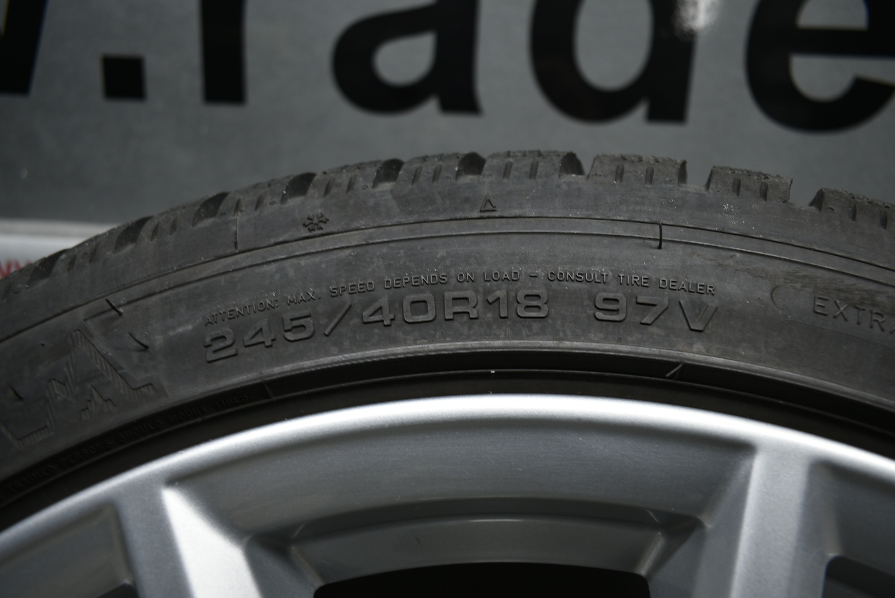 Audi TT TTS Typ: 8S Alufelgen mit Winterreifen 18 Zoll Original Lager Nr. 1133 – Bild 10