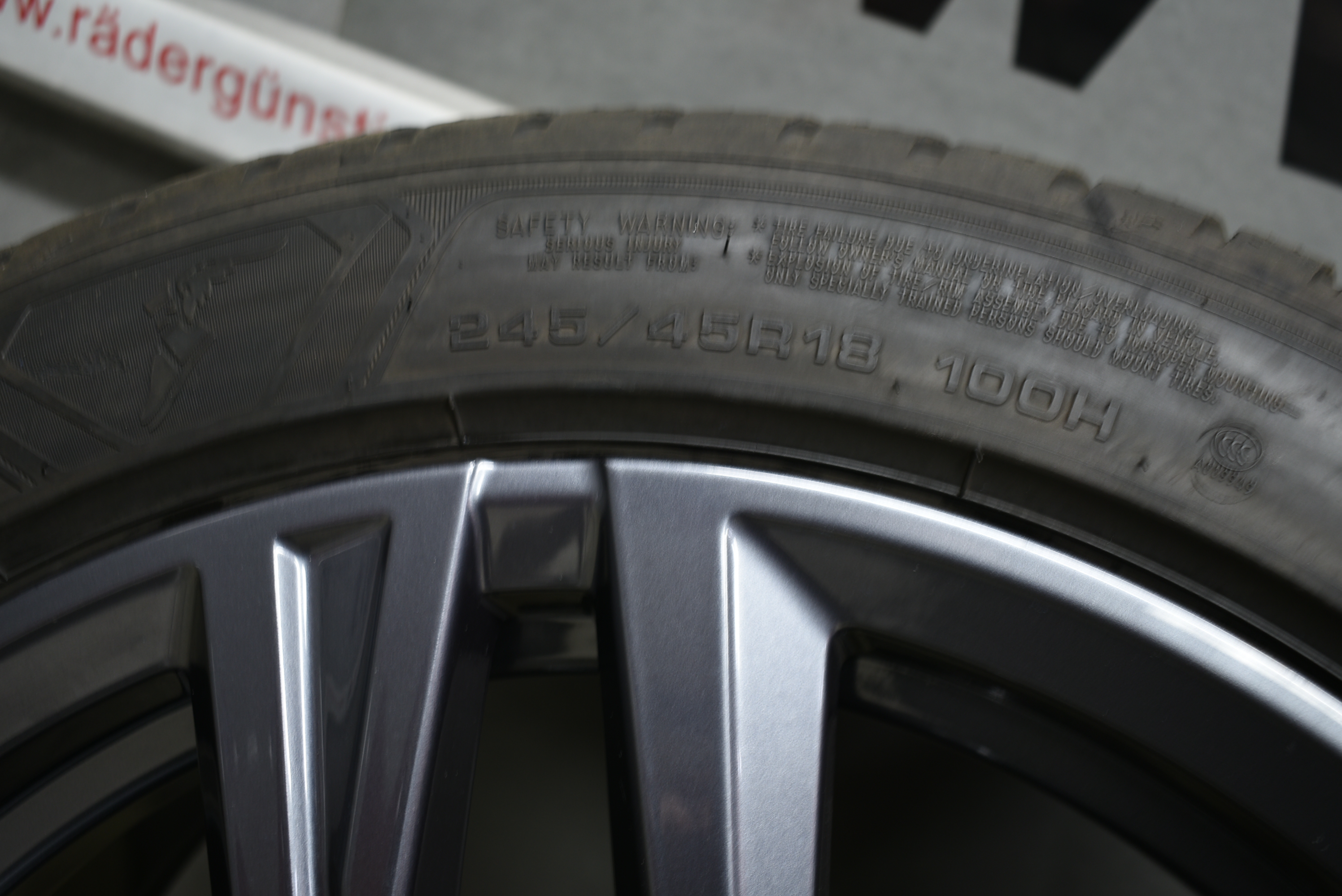 BMW 4er i4 G26 Alufelgen mit Winterreifen 245 45 R18 100H Lager Nr. 1163 – Bild 10