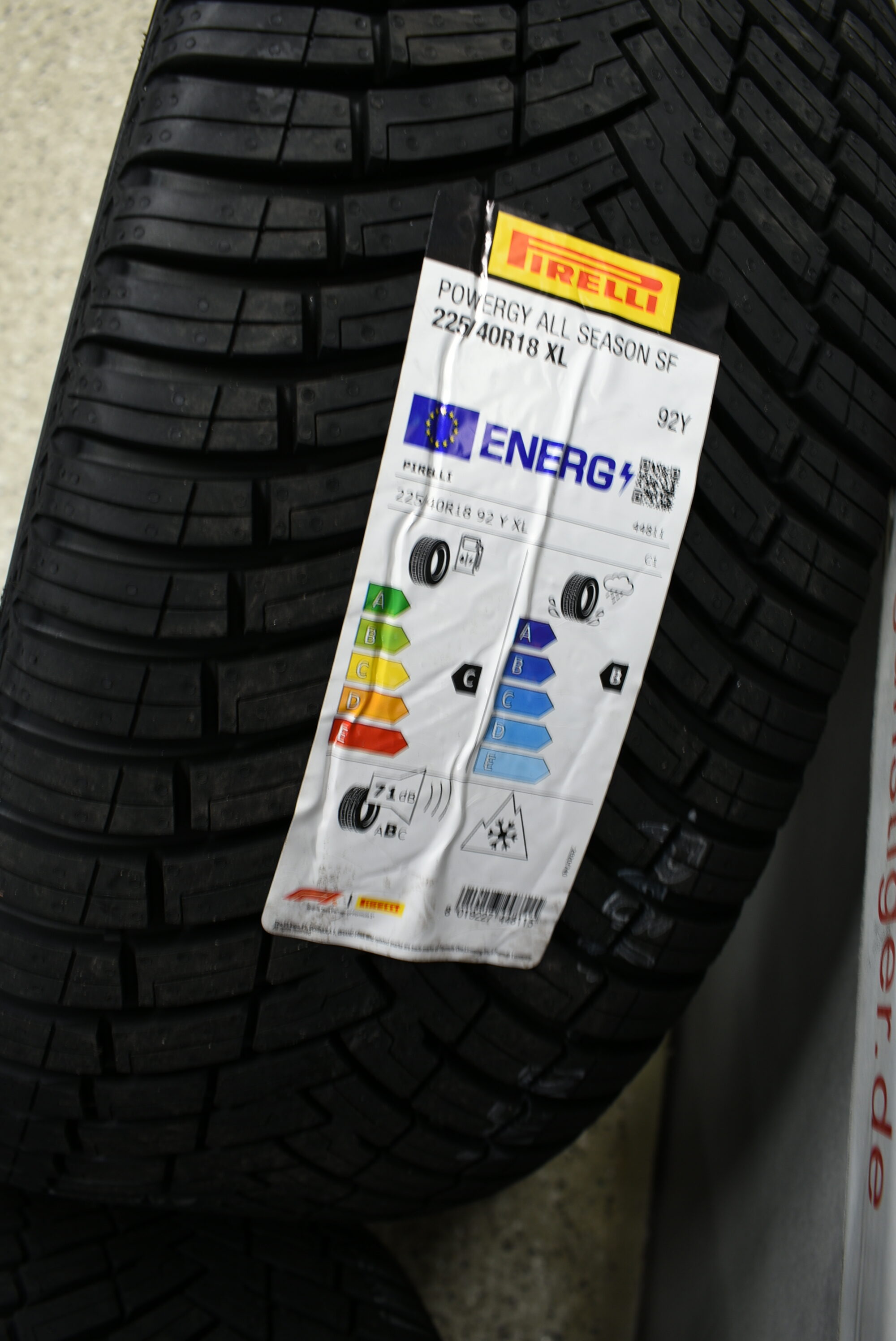 BMW 1er F20 F21 2er F22 F23 18 Zoll Alufelge mit Allwetter Pirelli 225 40 R18 92V Lager Nr. 1172 – Bild 4