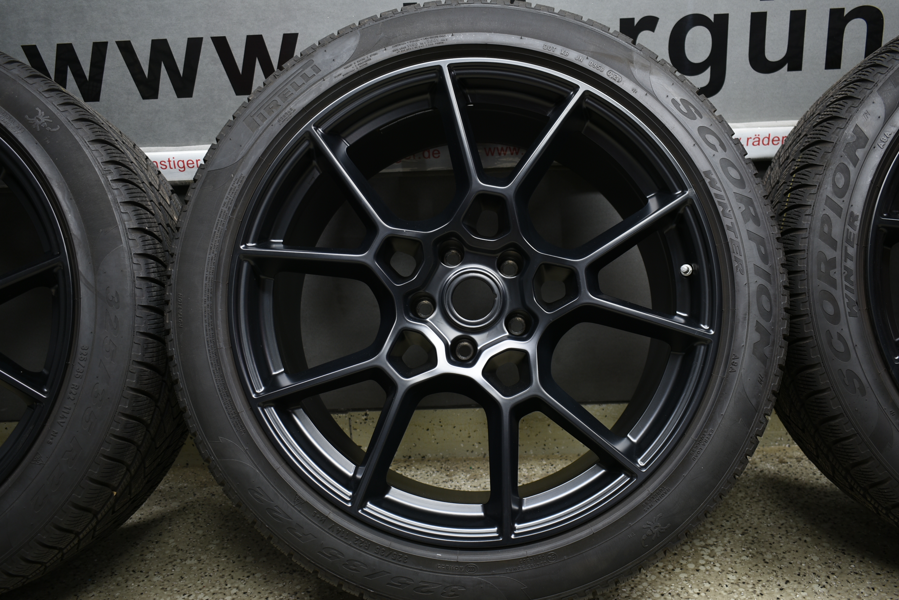 Original Aston Martin DBX AM8 22 Zoll MY83-1007 MY83-9965G Lager Nr. 1162 – Bild 5