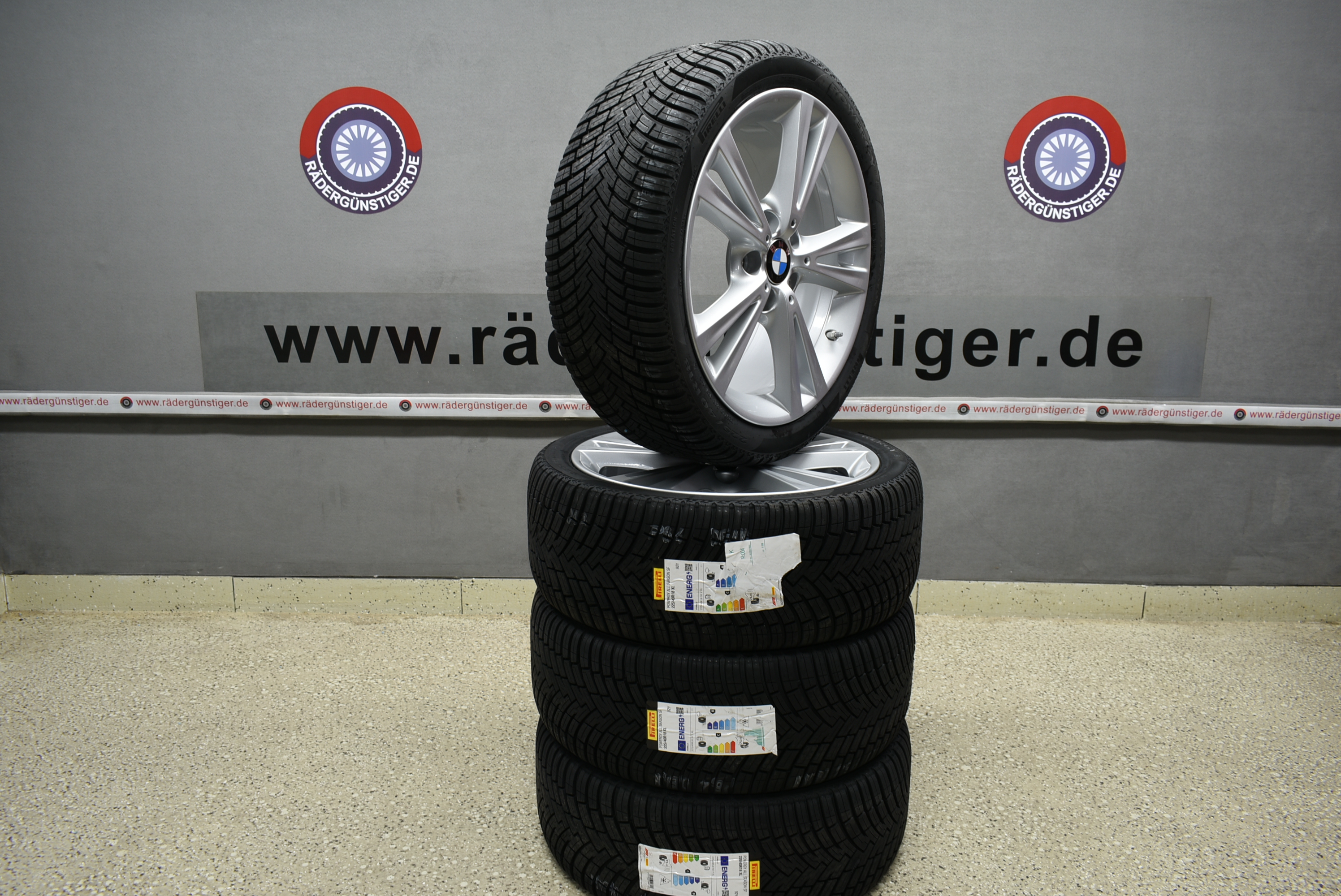 BMW 1er F20 F21 2er F22 F23 18 Zoll Alufelge mit Allwetter Pirelli 225 40 R18 92V Lager Nr. 1172 – Bild 17