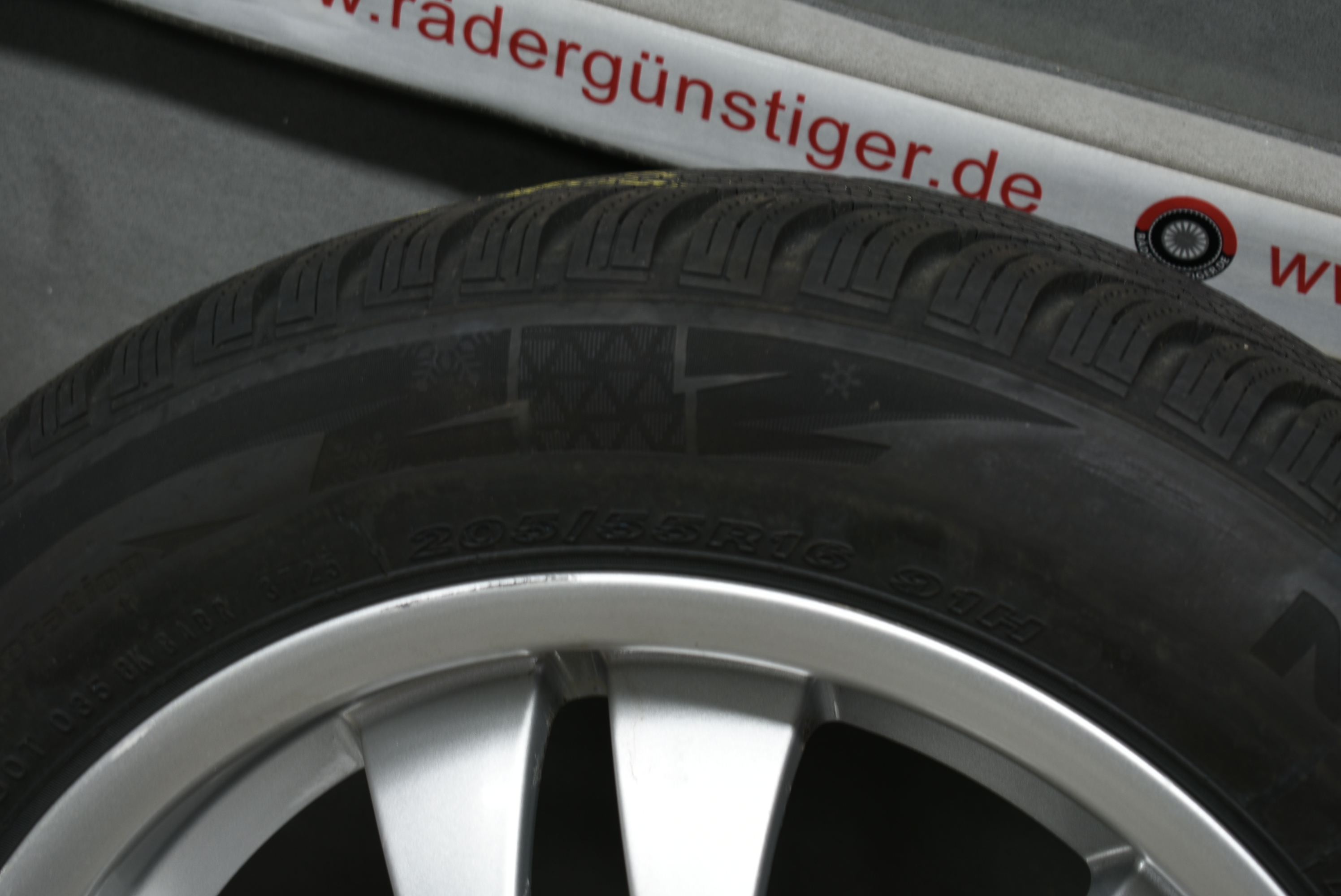 BMW 3er E90 E91 E93 Alufelgen mit Winterreifen 205 55 R16 91H Lager Nr. 1182 – Bild 10